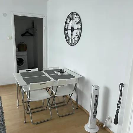 1-bd In The Heart Of The - Free Parking